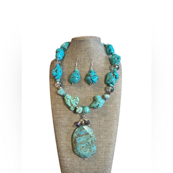 The CEO 24” Tranquil Chrysocolla Statement Necklace-by Tolee Dezigns - Picture 8 of 9